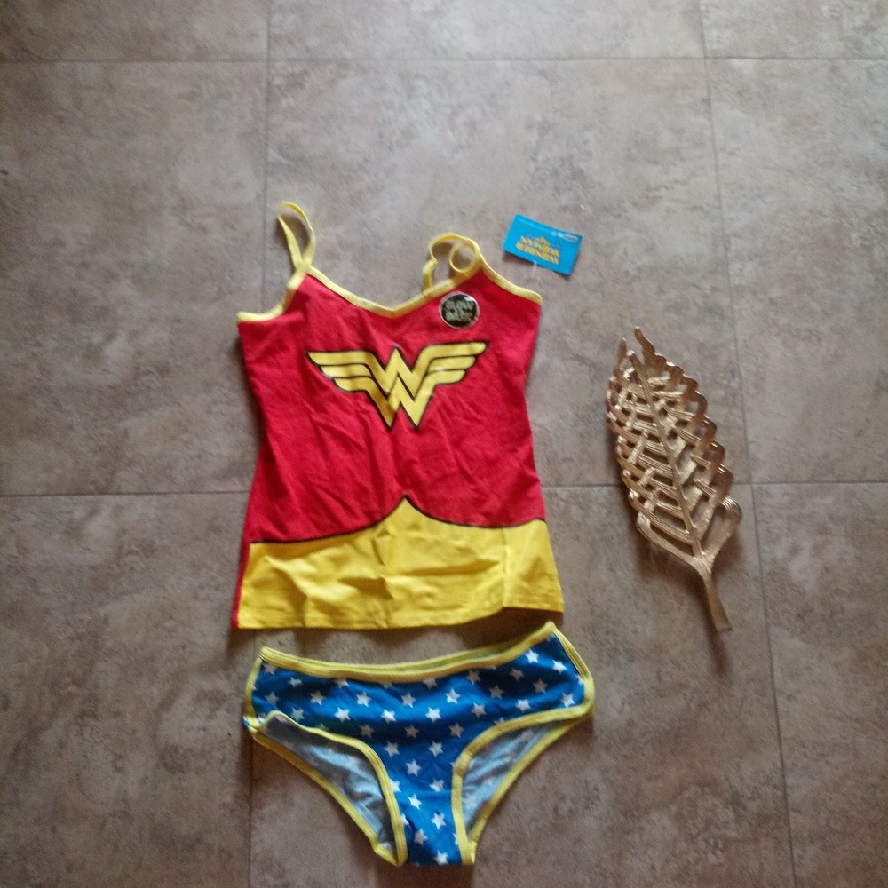 NWT wonder woman sleepwear